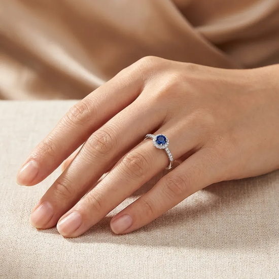 Auksinis žiedas su safyru 0,32 ct