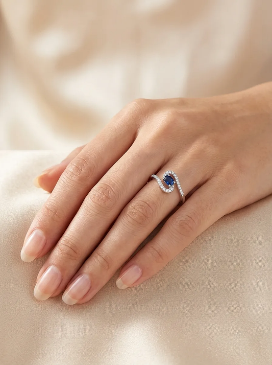 Auksinis žiedas su safyru 0,33 ct