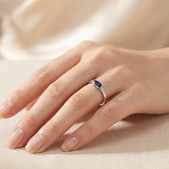 Auksinis žiedas su safyru 0,34 ct