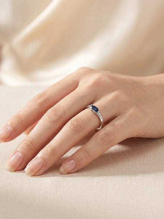 Auksinis žiedas su safyru 0,34 ct