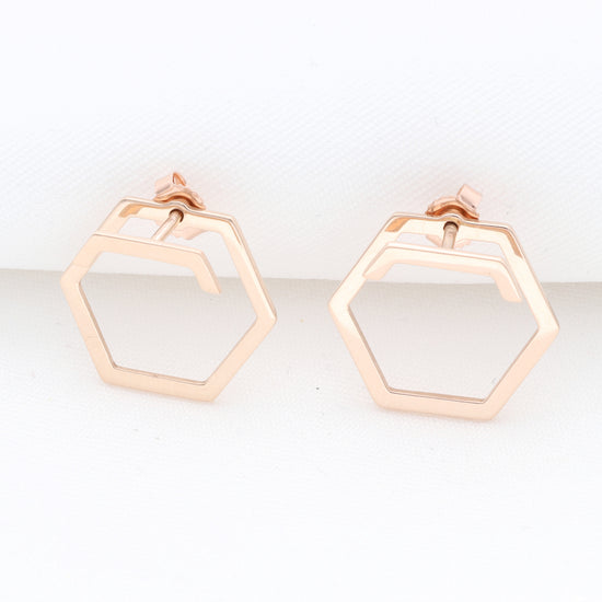Minimalistiniai geometrinio dizaino auksiniai auskarai