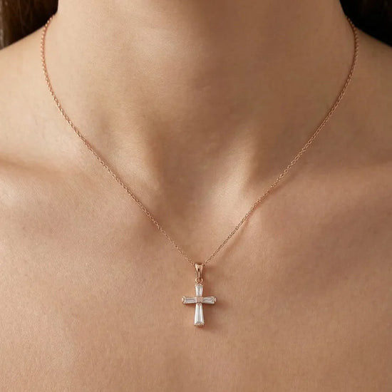 Minimalistinis kryželis moterims