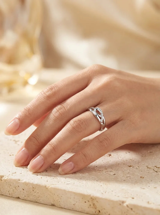 Кольцо с бриллиантами 0.05ct.